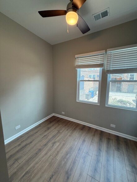 Building Photo - 4739 N Albany Ave