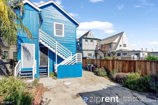 Building Photo - 2 br, 1 bath Triplex - 3827 West St, Oakla...