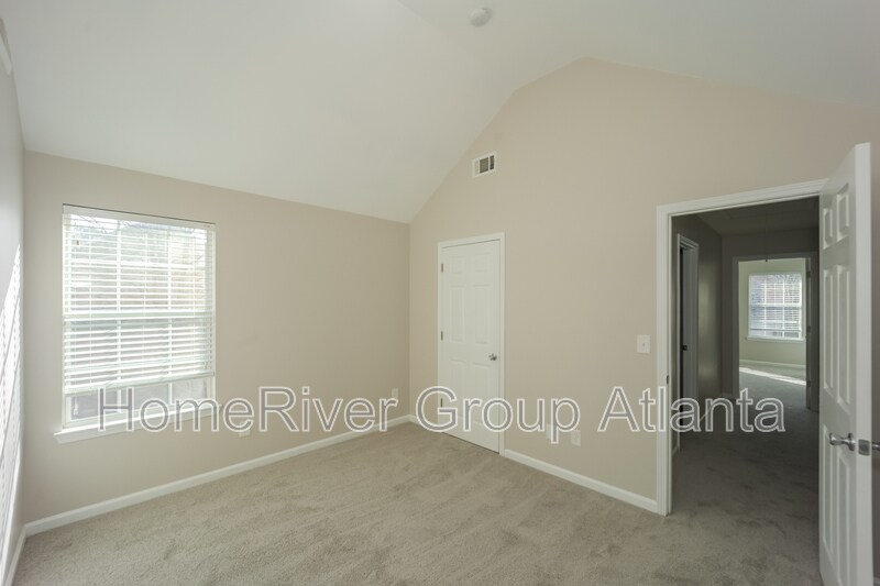 Building Photo - 655 Balerma St