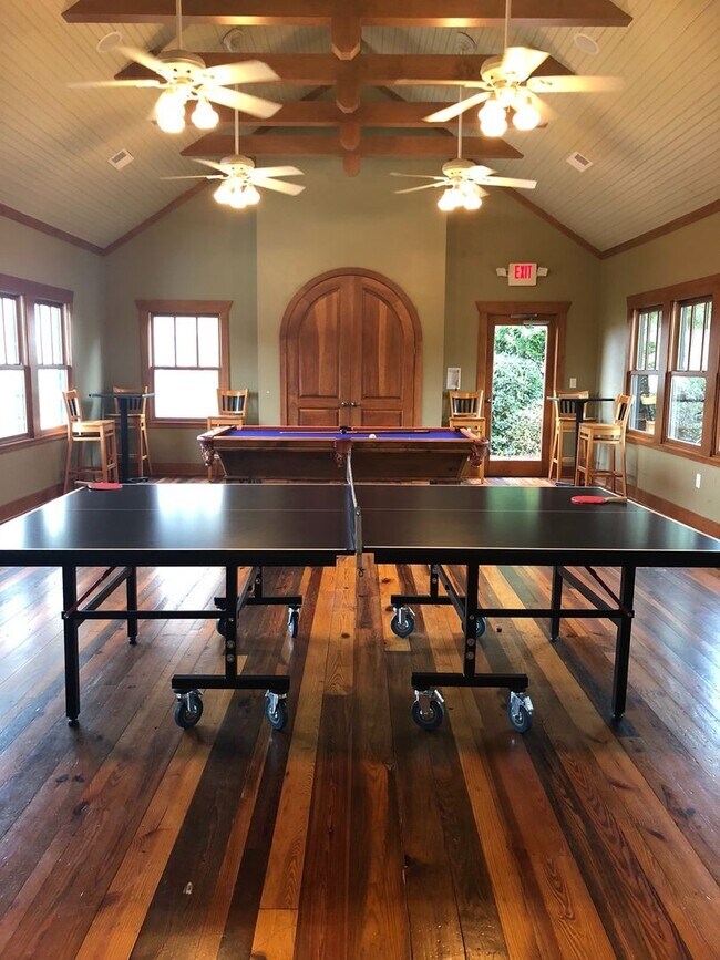 Building Photo - Fully Furnished Unit in Harts Cove!