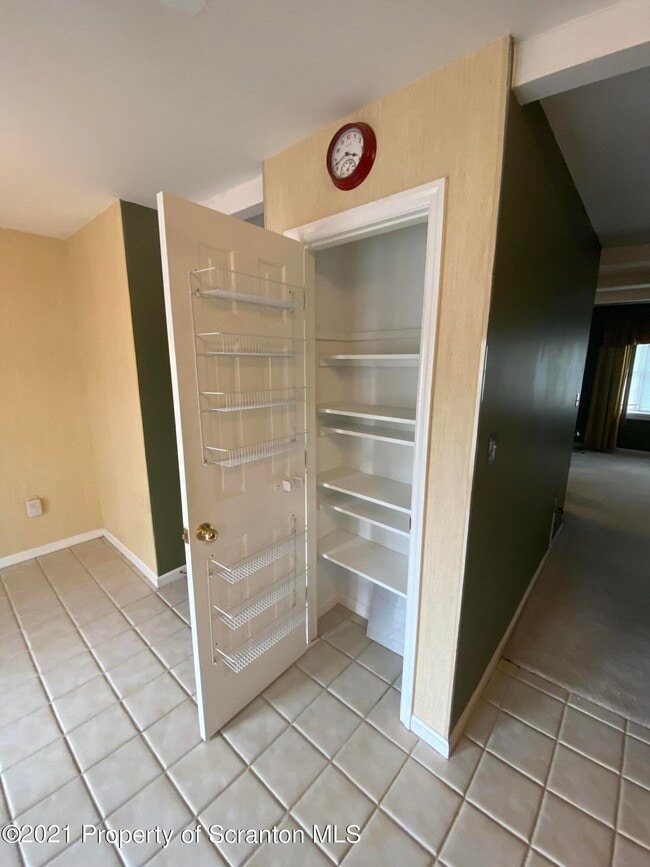 Building Photo - 32 Briarwood Way