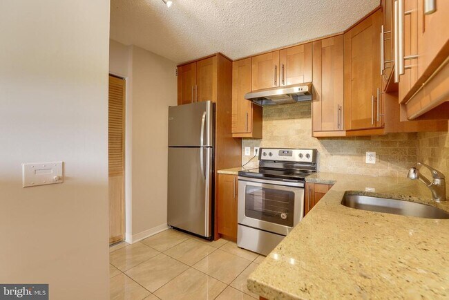 Building Photo - 200 N Pickett St