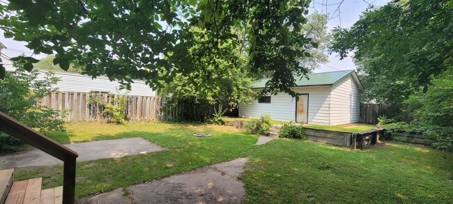 Building Photo - Single Family Home