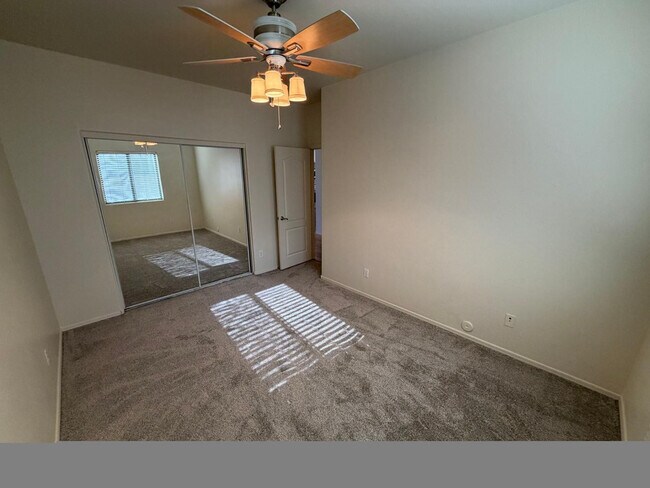 Building Photo - 5233 E Carmel Ave