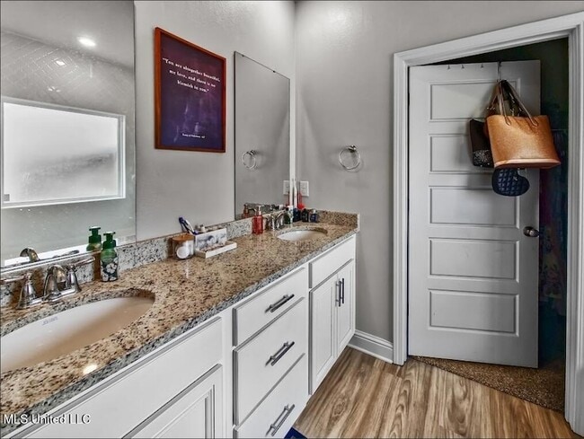 Building Photo - 5065 Fairbury Way