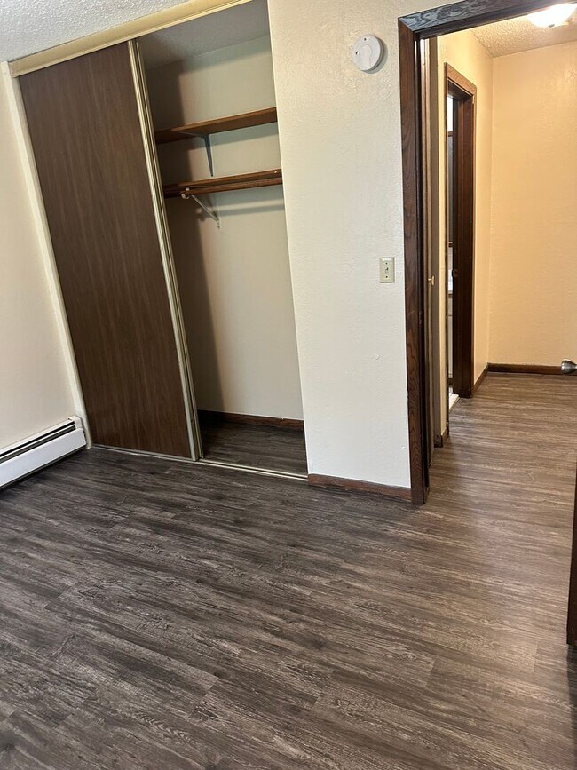 Building Photo - One Bedroom