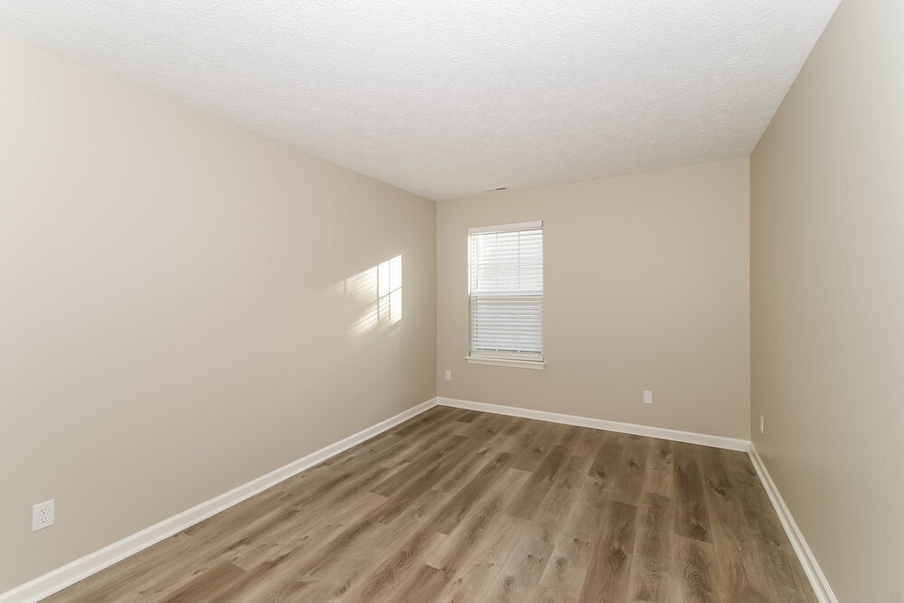 Building Photo - 5765 Arlington Dr