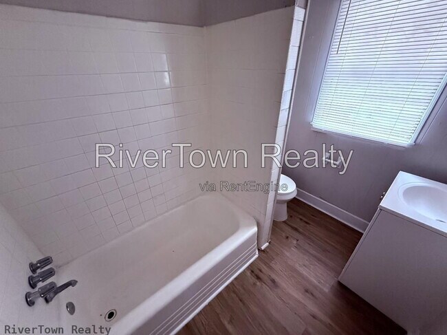 Building Photo - 3633 Carnes Ave
