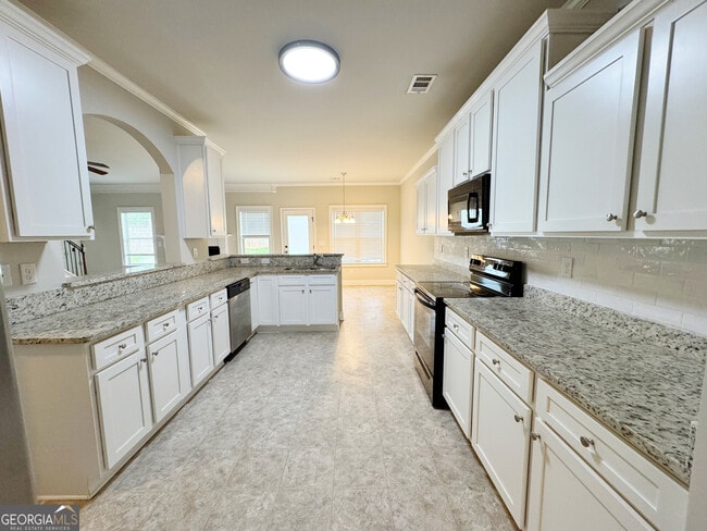 Building Photo - 732 Sanctuary Ln