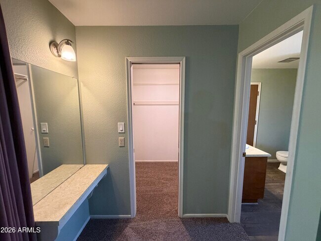 Building Photo - 1536 E Gemini Dr