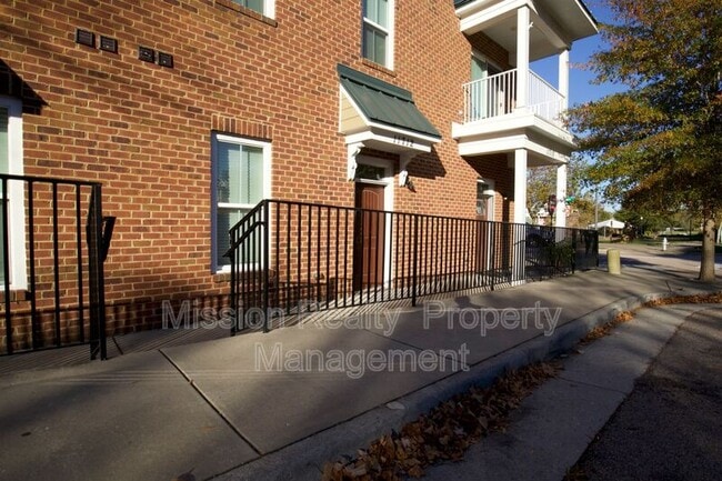 Primary Photo - 11712 Chester Village Dr