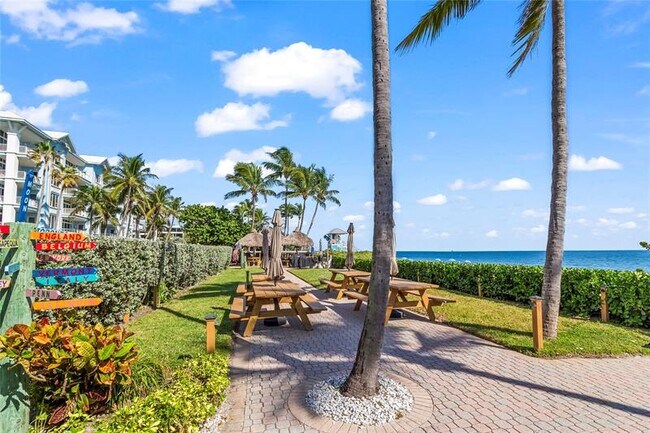 Building Photo - 800 SE 20th Ave