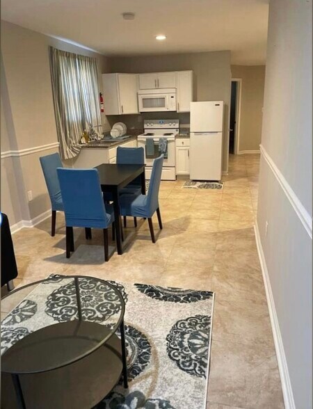 Dining and kitchen - 4296 Southern Ave SE