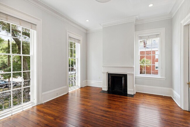 Building Photo - Historic One Bedroom Apartment in Downtown Savannah