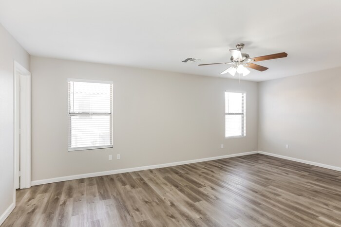 Building Photo - 2327 E 35th Ave