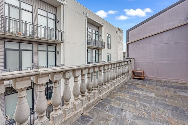 Building Photo - 1215 Rosedale St