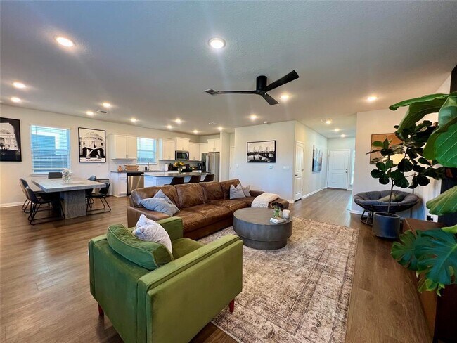 Building Photo - 11305 Sentinel Dr