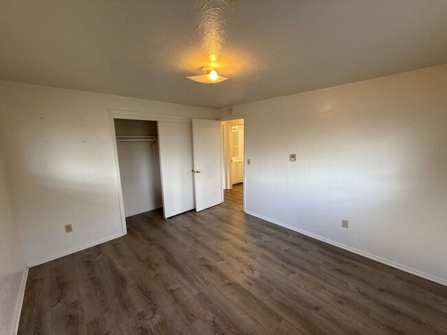 Building Photo - 1594 Tripp St SE