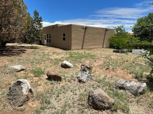 Building Photo - 274 Garver Ln