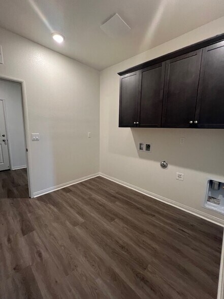 Building Photo - 7318 Chetco River St