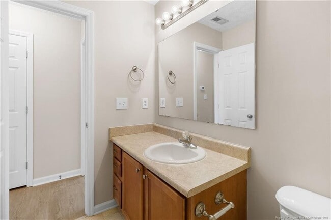 Building Photo - 3022 Burton Dr