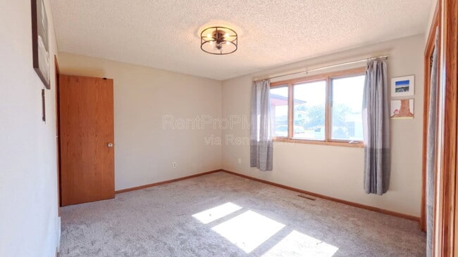 Building Photo - 3209 White Elm Ct