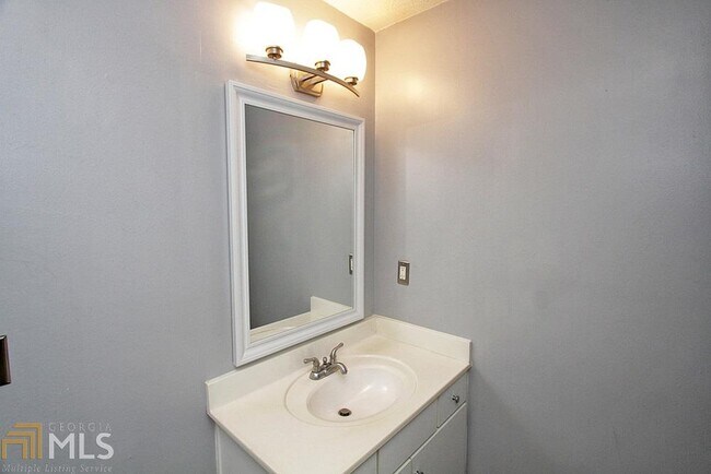 Building Photo - 2979 Sentinel Cir
