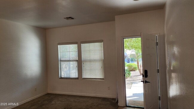 Building Photo - 4750 S Antonio