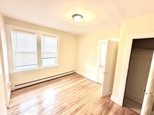 Building Photo - 1019 W Main St