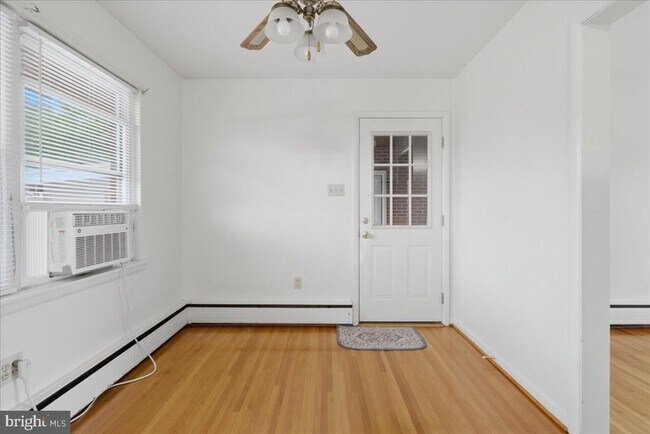Building Photo - 3044 N Frederick Pike