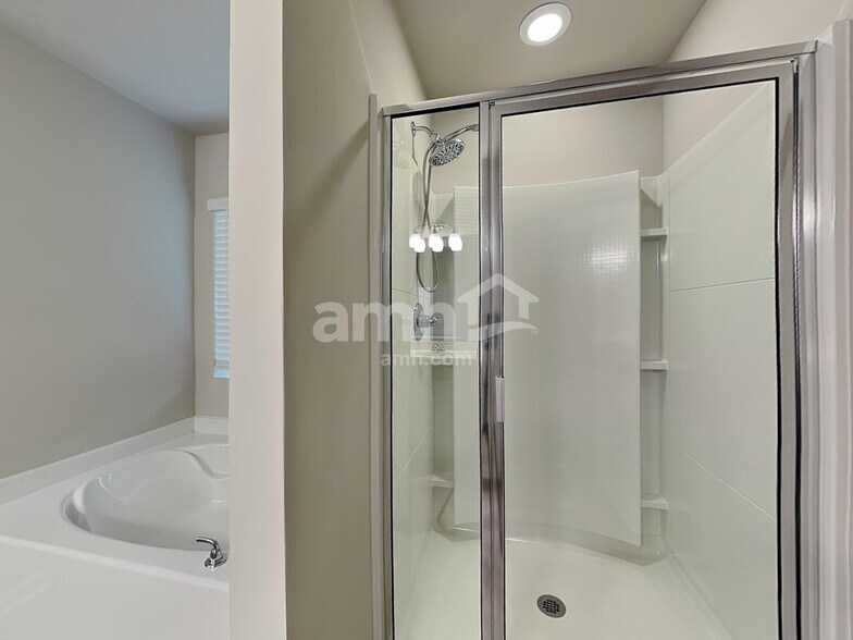 Building Photo - 214 Omega Ct