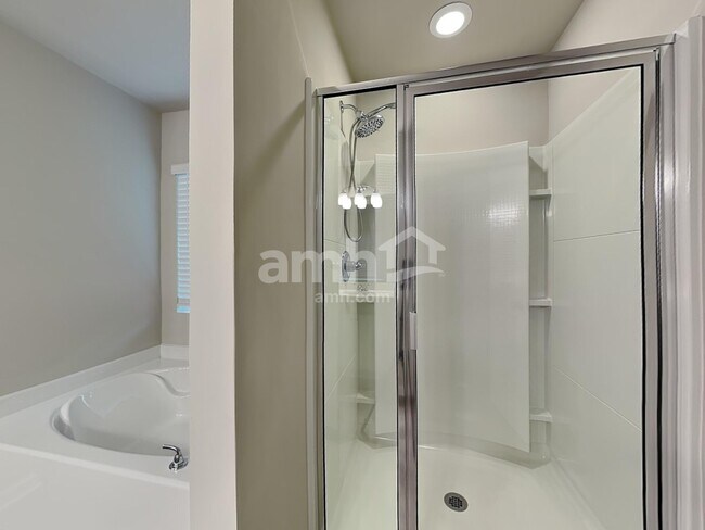 Building Photo - 214 Omega Ct