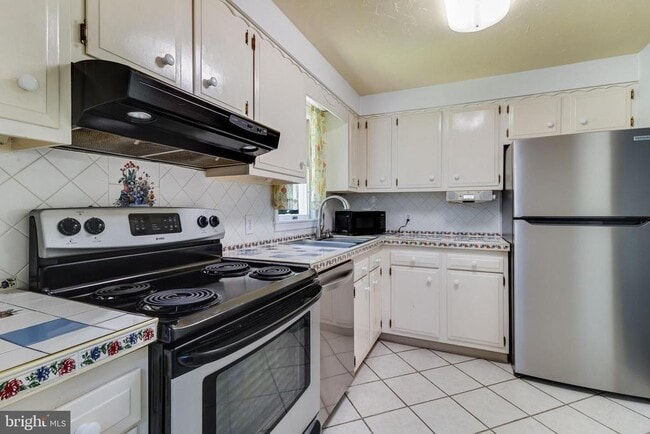 Building Photo - 25150 Gallant Man Dr