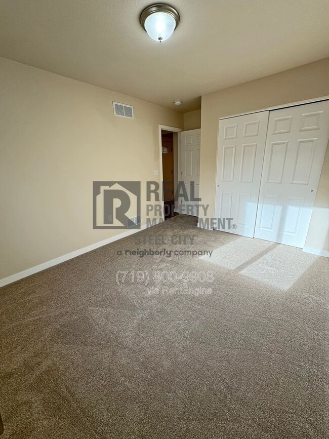 Building Photo - 223 W Harmony Dr