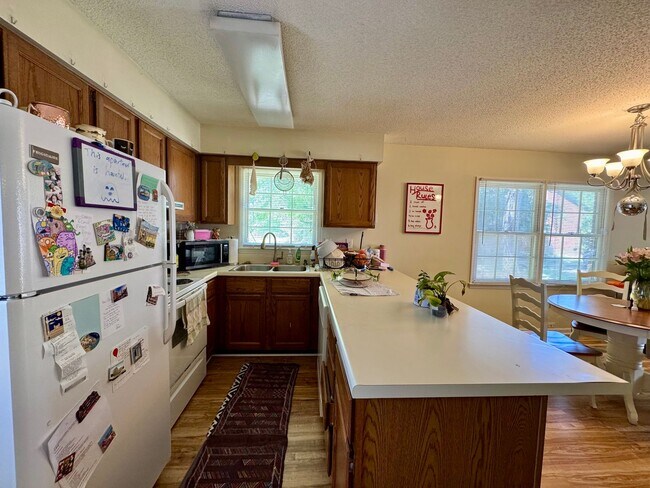 Building Photo - 119 Fidelity St