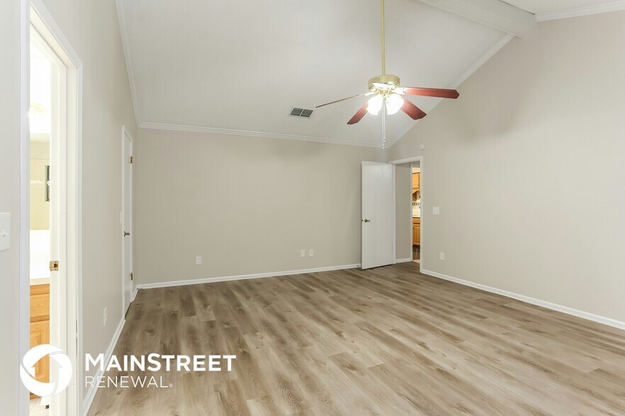 Building Photo - 533 Majestic Wood Dr