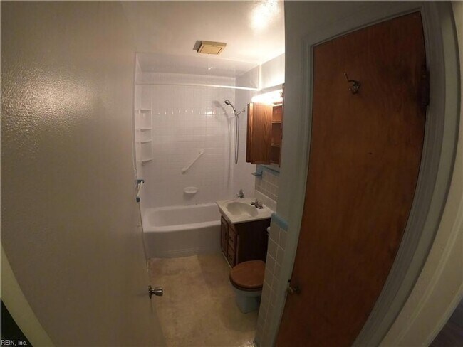 Building Photo - 1725 W 49th St