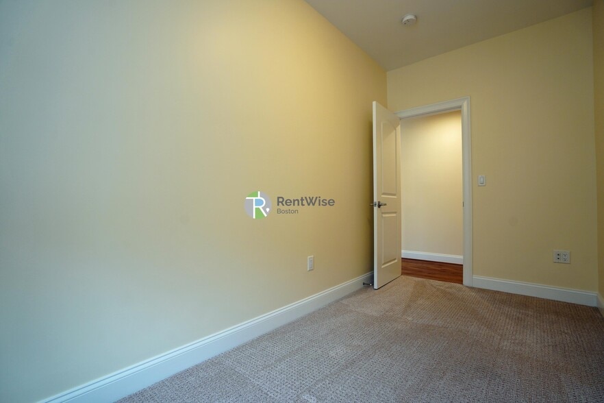 Building Photo - 315 Broadway