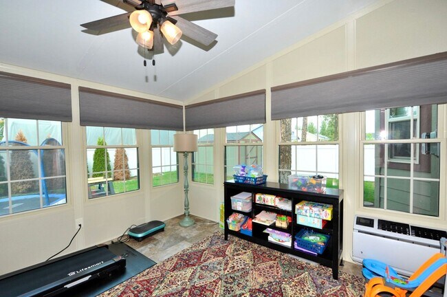 Building Photo - Luxury 3 bed 2 bath Rancher: Miller's Landing