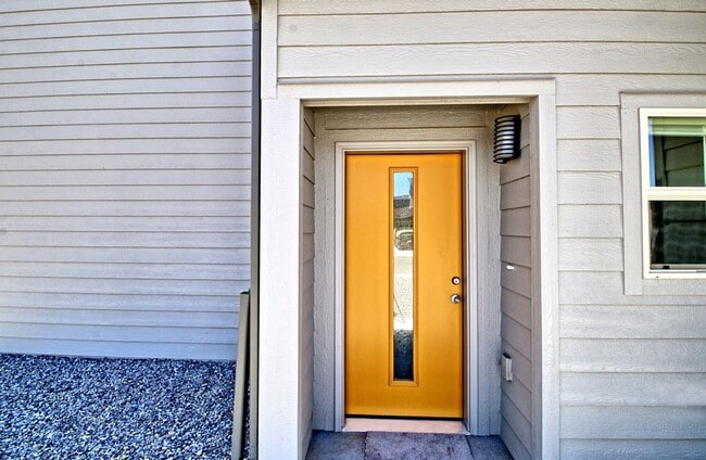 Building Photo - Beautiful Brand-New 3 Bedroom Home Near the Colorado River & Trail System