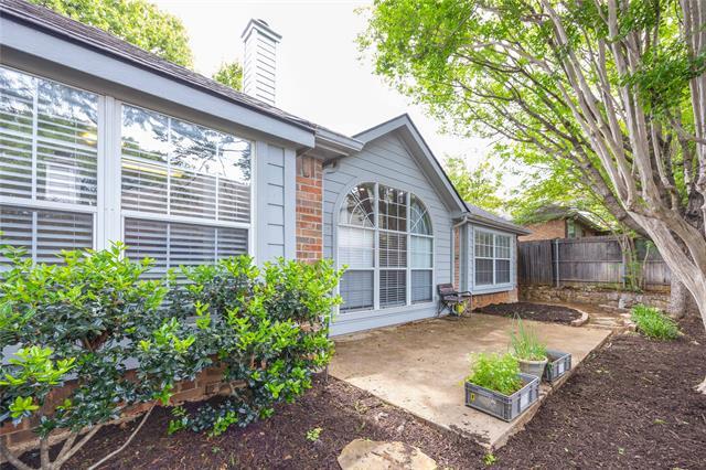 Building Photo - 2405 Pinehurst Ct