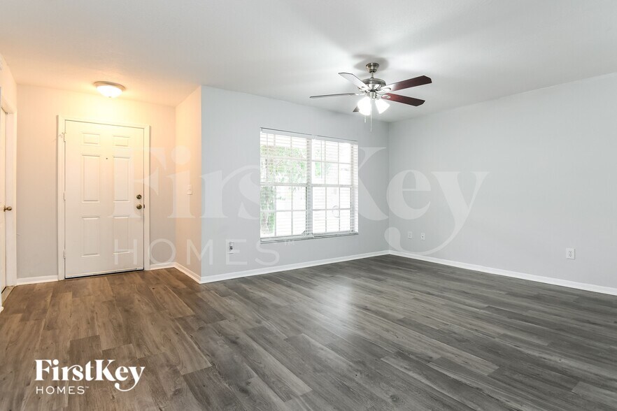 Building Photo - 3796 Huntwicke Blvd