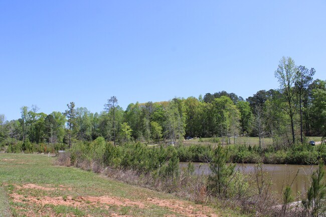 Building Photo - 818 W Grantville Rd