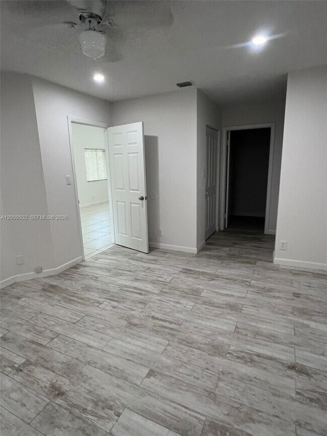 Building Photo - 9203 SW 138th Pl