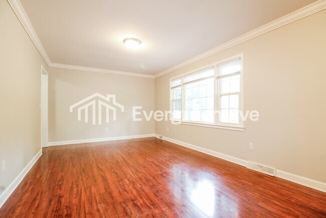 Building Photo - 127 Ashdown Dr