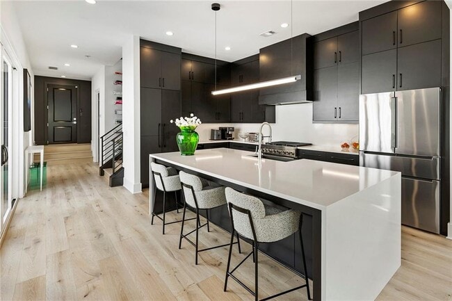 Building Photo - 6715 Halcyon Way