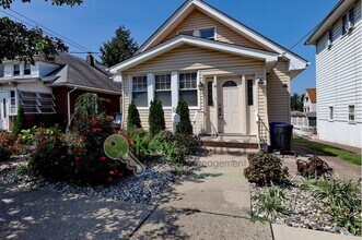 Building Photo - Charming 3-Bedroom Home with Finished Base...