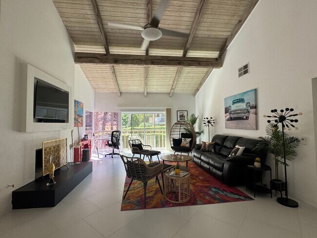 Building Photo - 46558 Arapahoe Cir