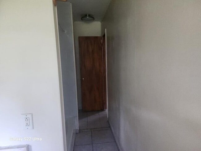 Building Photo - 1817 Los Pinos Rd