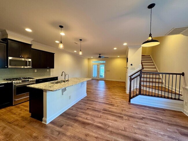 Building Photo - 563 Balsam Fir Dr